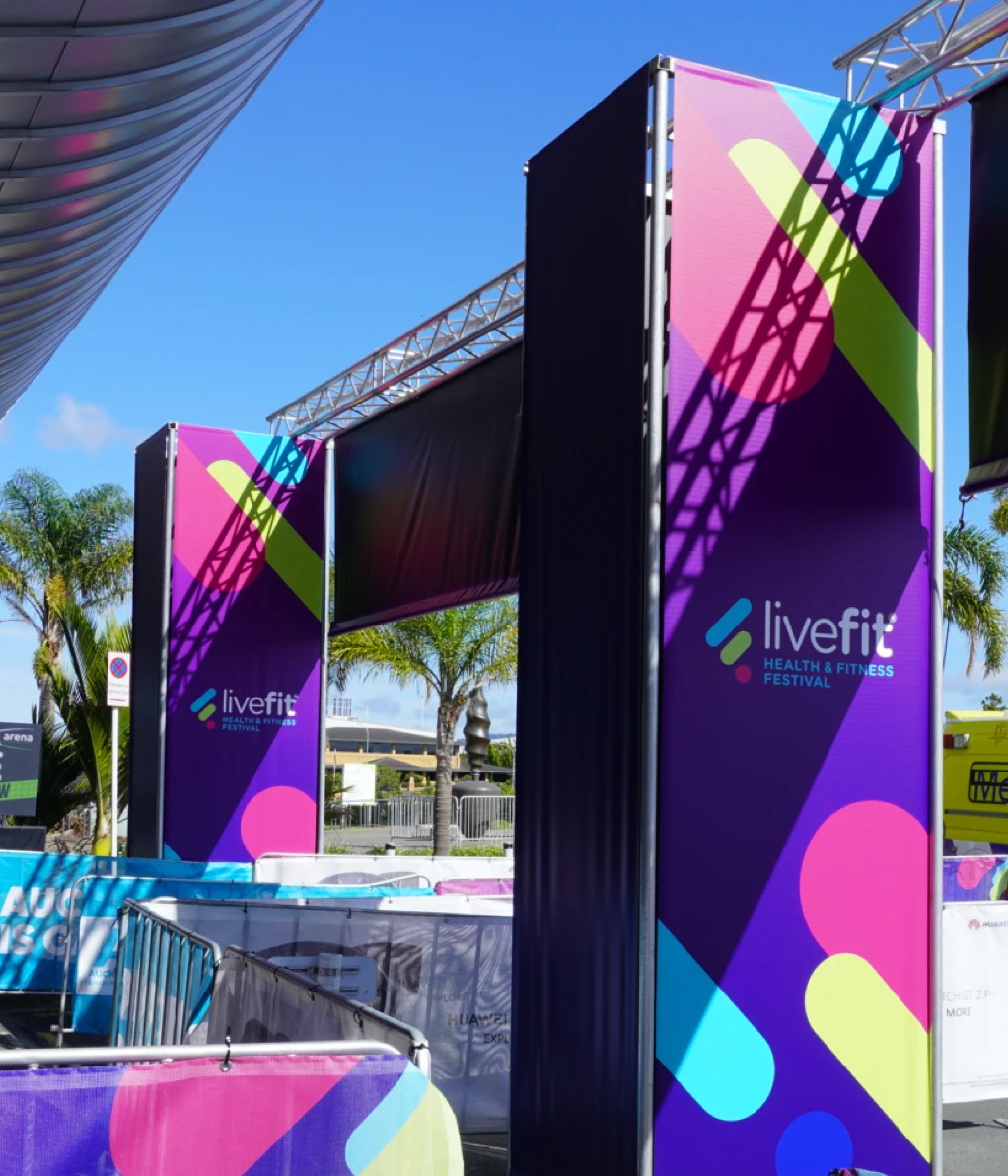 branding livefit signage